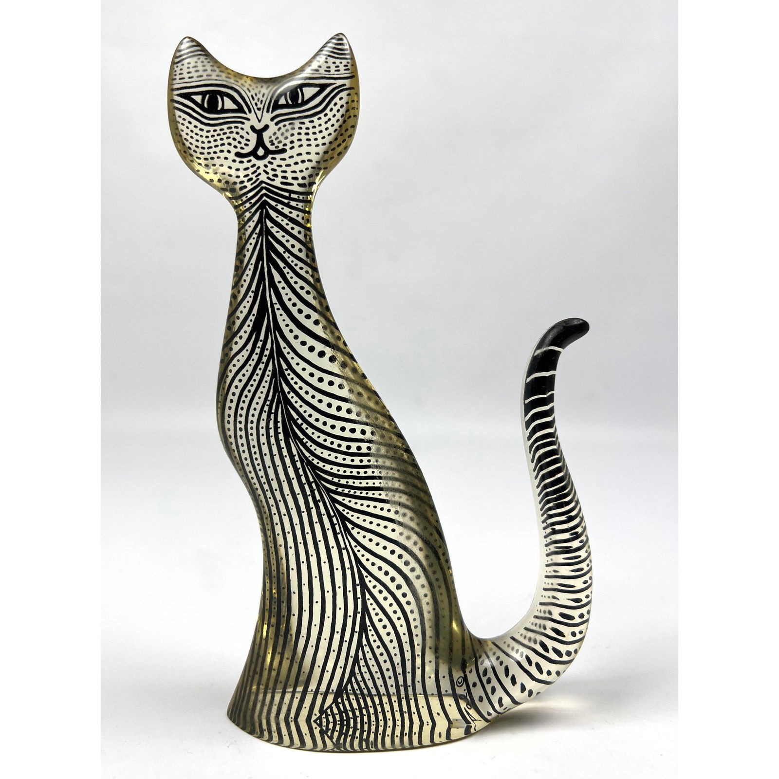 ABRAHAM PALATNIK Brazil Graphic Lucite Cat Figure. Graphic B and W Design. PAL Marked.: ABRAHAM PALATNIK Brazil Graphic Lucite Cat Figure. Graphic B and W Design. PAL Marked. Dimensions: Height: 8 inches, Width: 4.5 inches, Depth: 1 inches. --- US Packing and Shipping charge: $35 Plus in