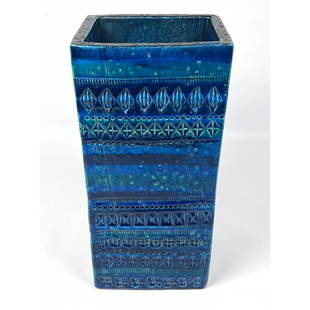 Aldo Londi Bitossi Italian Italy Rimini Blue Glazed Pottery Vase.: Aldo Londi Bitossi Italian Italy Rimini Blue Glazed Pottery Vase. Dimensions: Height: 12 inches, Width: 5.75 inches, Depth: 4.75 inches. --- US Packing and Shipping charge: $50 Plus insurance at a rat