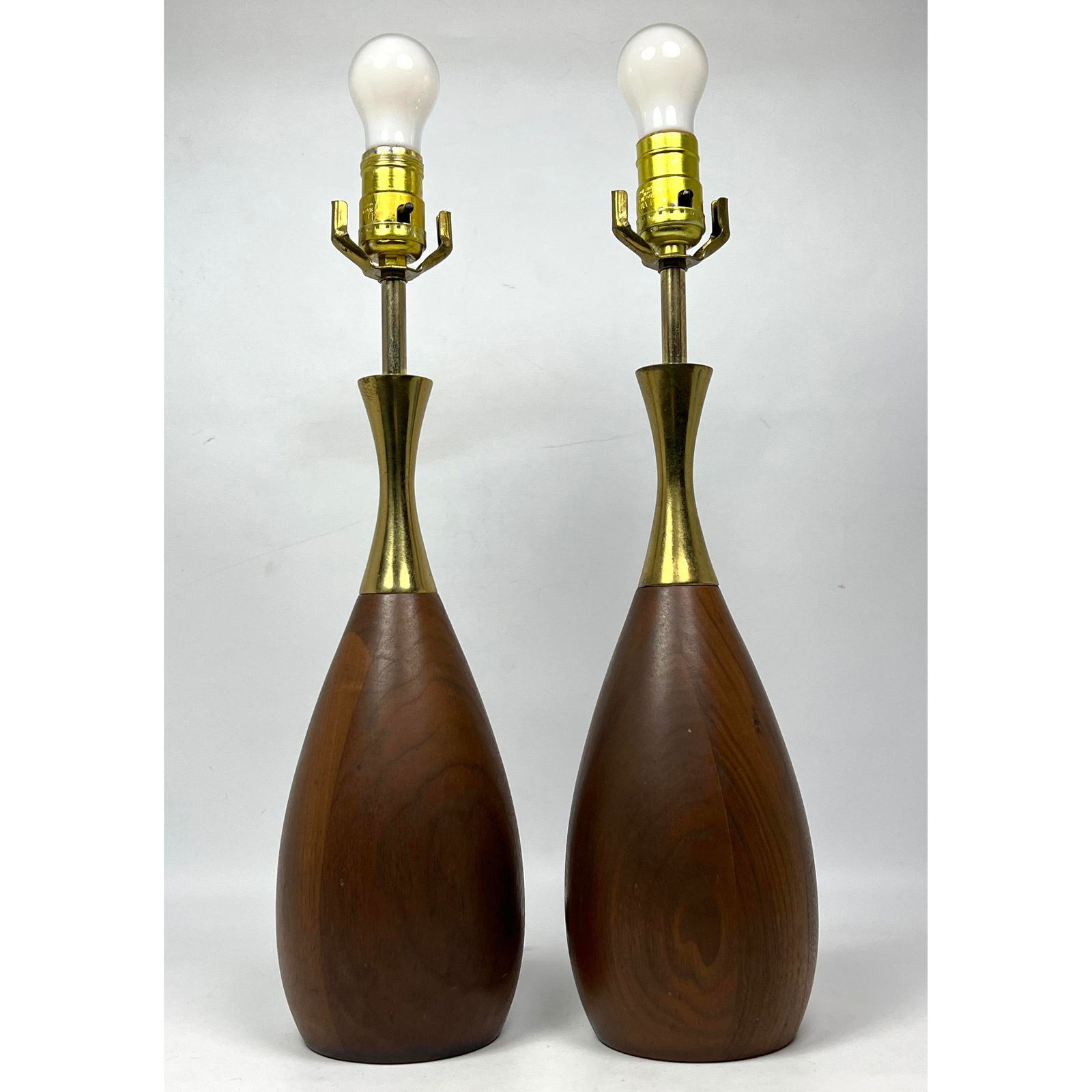 Pair Mid Century Modern Tony Paul Westwood Walnut and Brass Table Lamps (1 of 12)