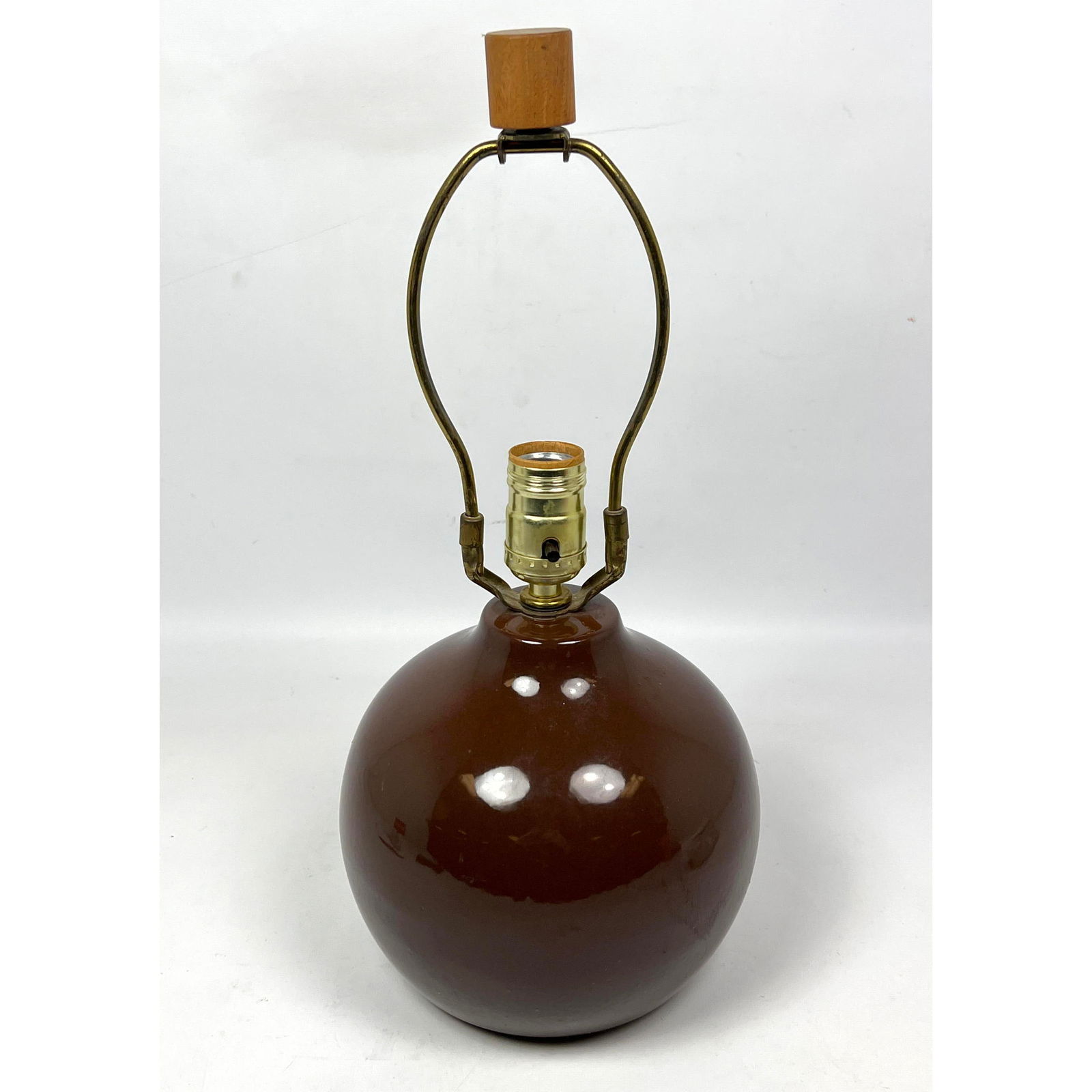 JANE MARTZ for MARSHALL STUDIOS Pottery Lamp. Brown Glazed Vessel. Mid Century Studio Pottery. Signe: JANE MARTZ for MARSHALL STUDIOS Pottery Lamp. Brown Glazed Vessel. Mid Century Studio Pottery. Signed Dimensions: Height: 16 inches, Width: 7 inches, Depth: 7 inches. - Additional Dimensions: Pottery