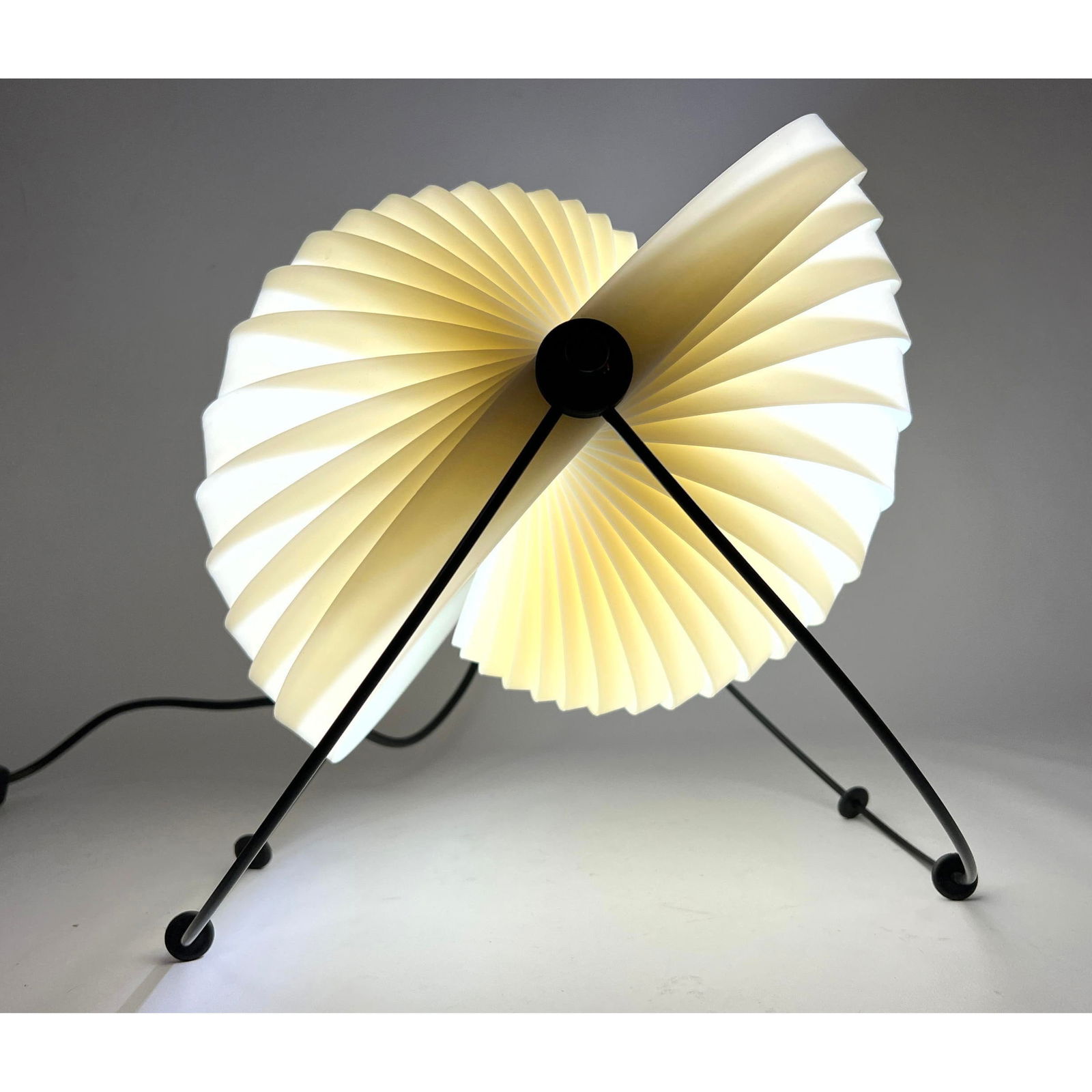 Mauricio Klabin Eclipse lamp (1 of 9)