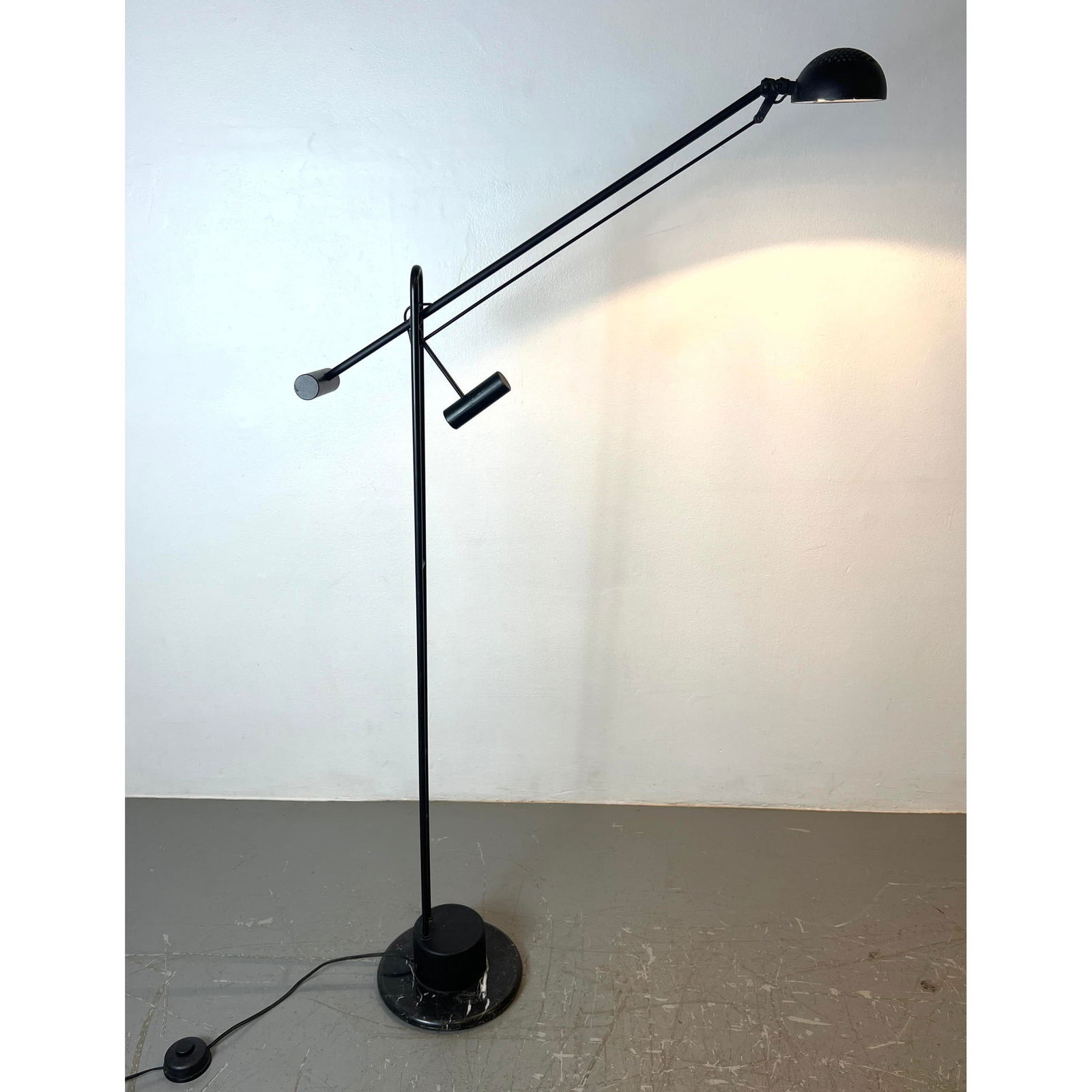 Italian style Cantilever floor lamp with black marble base. (1 of 11)
