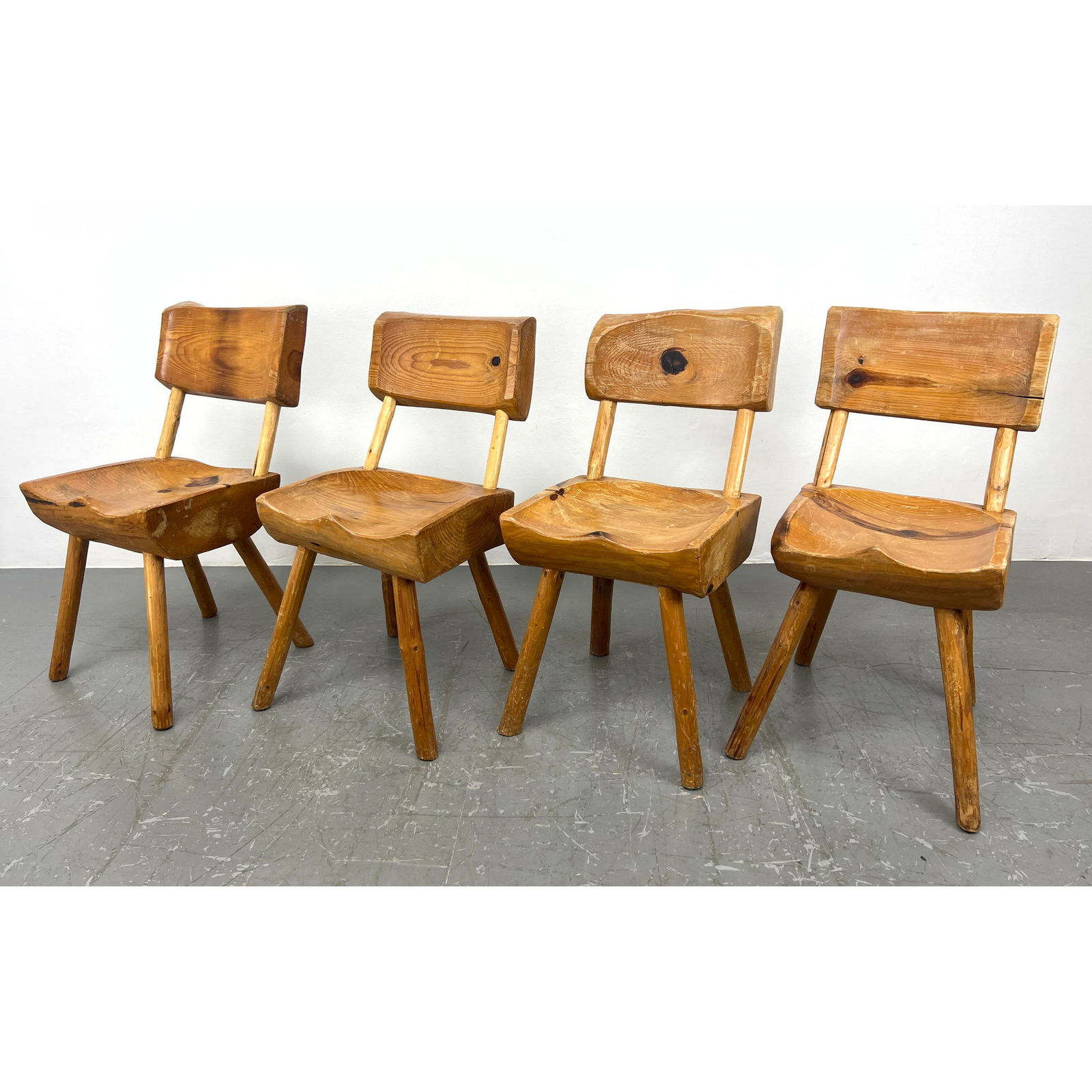 Set 4 Heavy Pine Mexican Brutalist chairs. (1 of 15)