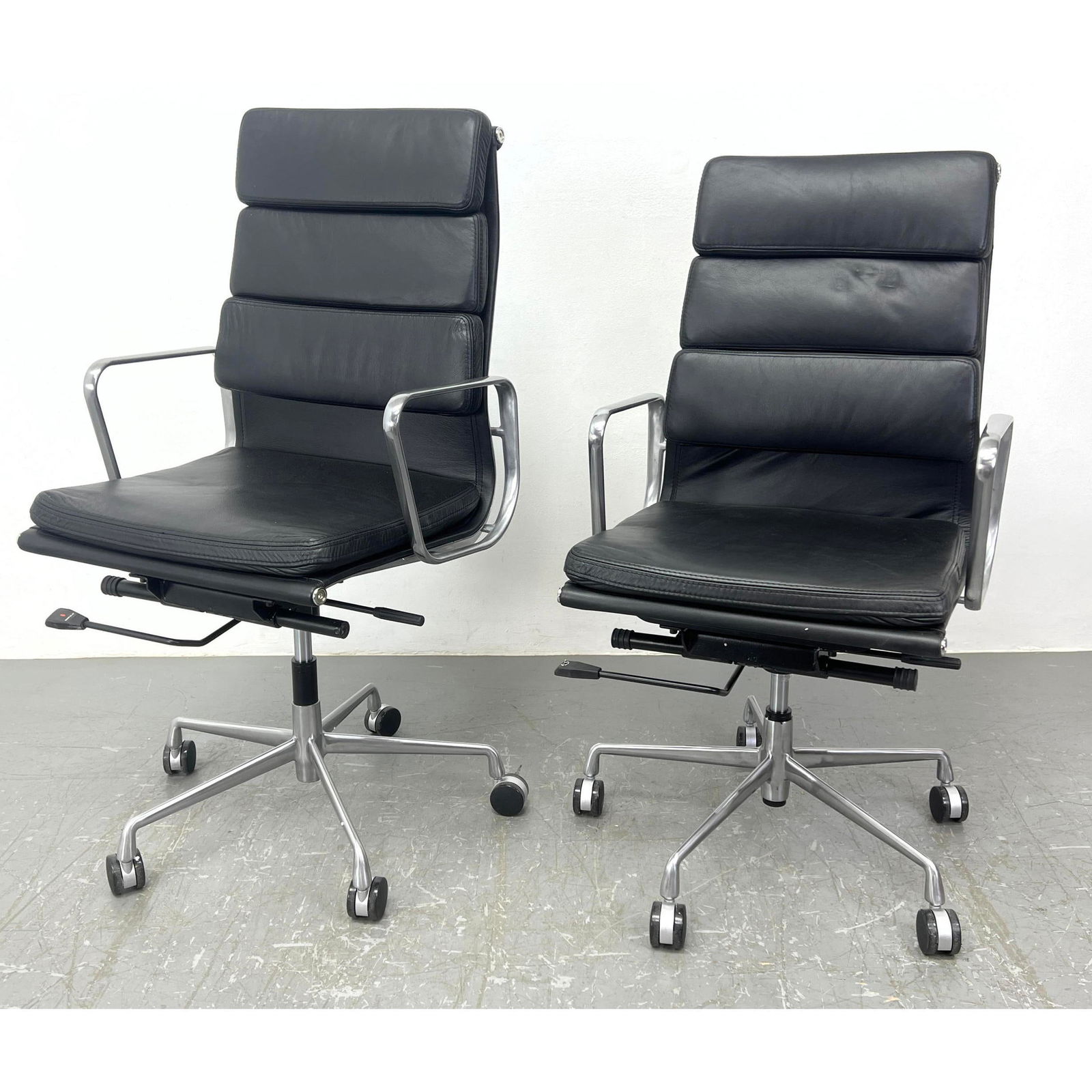 Pair Eames Style Soft Pad Office executive Chairs. 5 Prong base. (1 of 14)