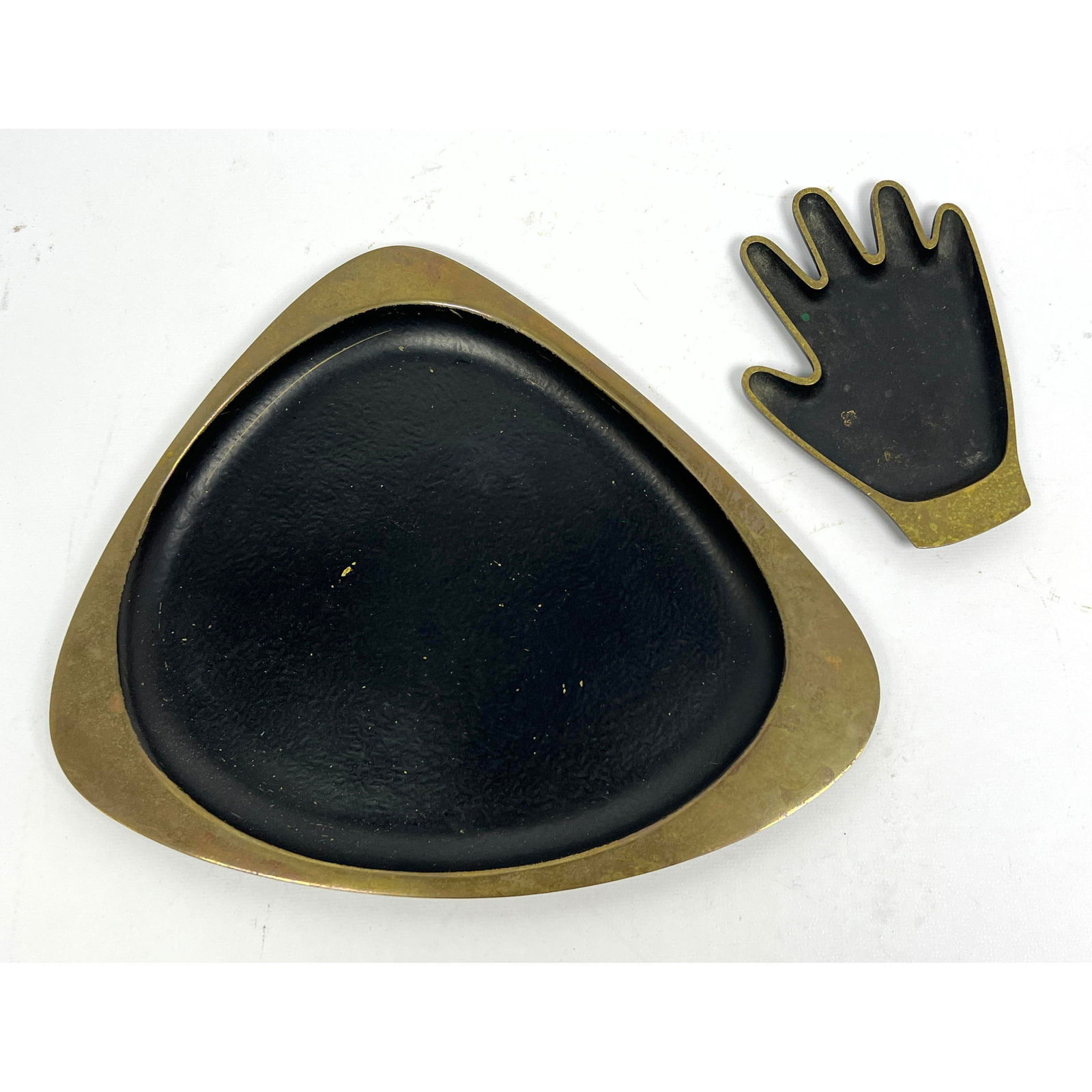 2pc CARL HAGENAUER Austrian Bronze Items. Figural Hand Ashtray. Low dish Plate with bronze rim. Wien (1 of 13)