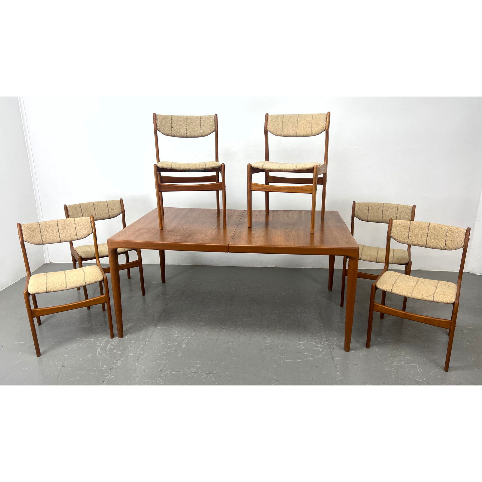 Skovmund and Andersen Teak dining table and 6 chairs (1 of 19)