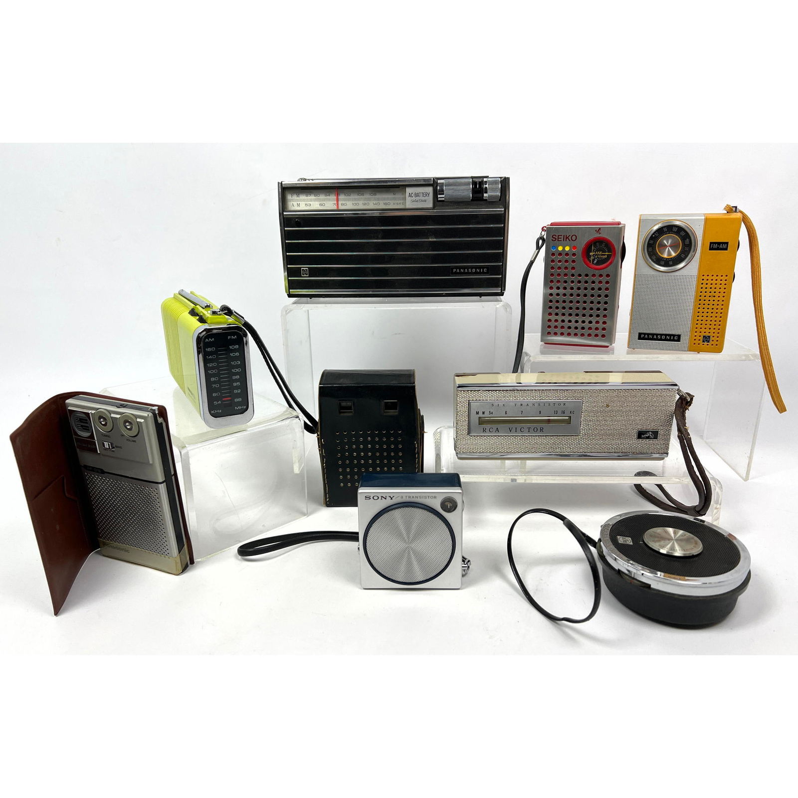 9pcs Vintage electronics radios. Not tested. (1 of 20)