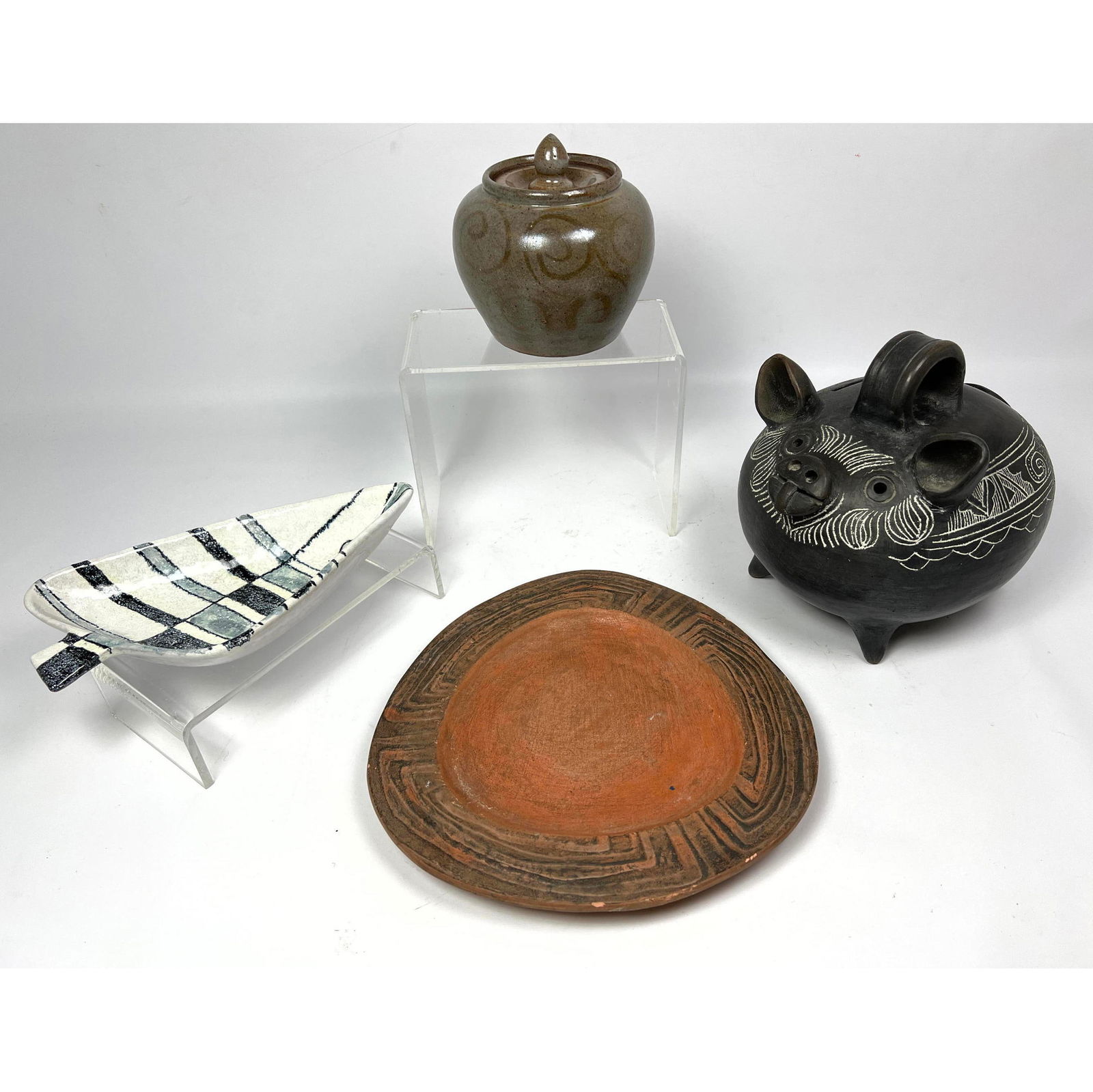 4pc pottery Lot. Vintage Piggy Bank. Leaf Dish. Covered jar. (1 of 15)