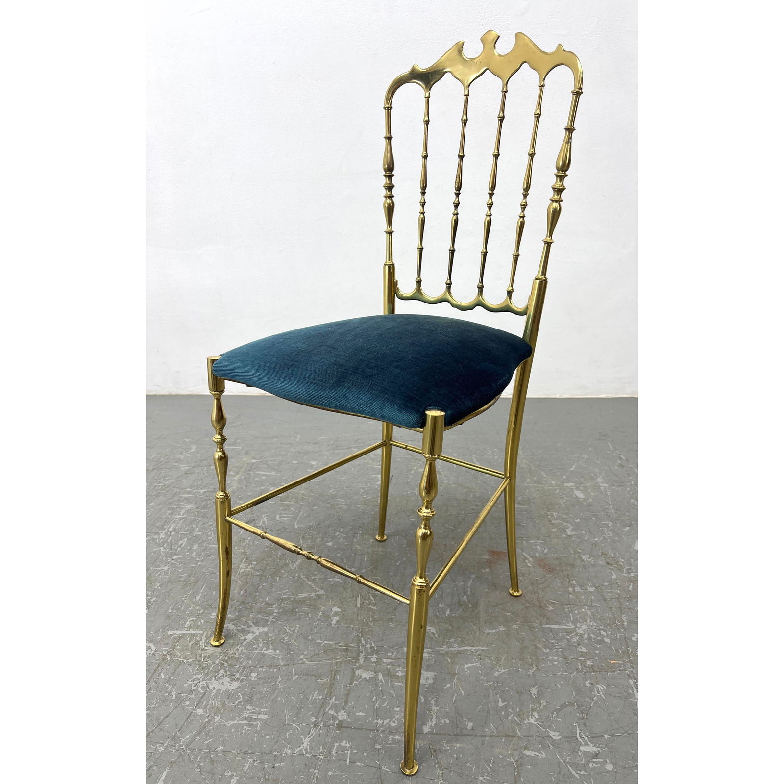 Modernist Italian Brass Chiavari style Chair. Decorative brass crest and spindles. (1 of 8)