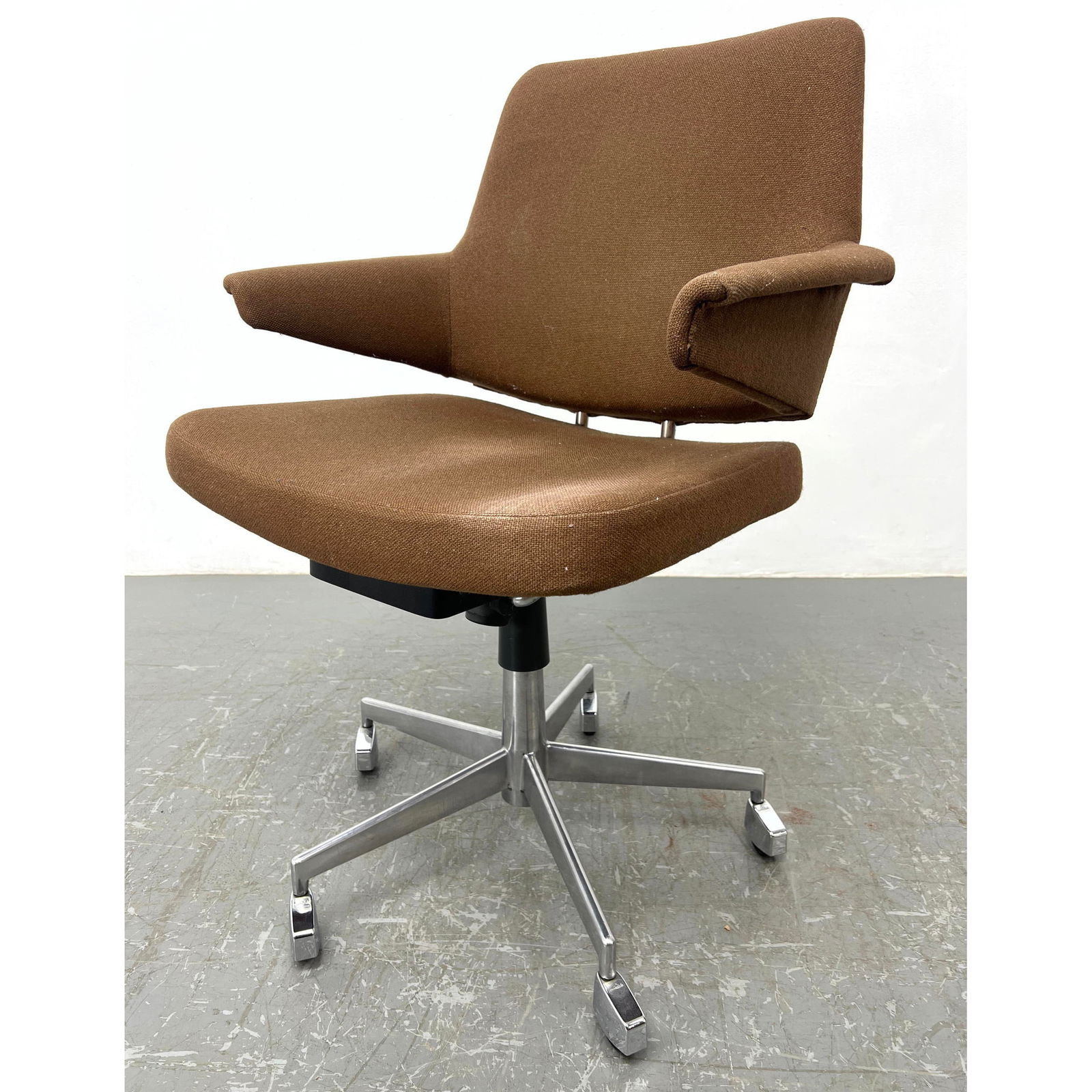 Jacob Jensen Labofa Danish Modern Denmark Executive Desk Office Chair. Rolls on casters. Marked. (1 of 11)