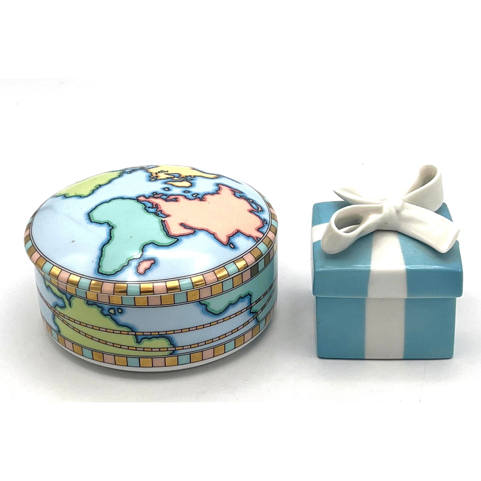 2pc TIFFANY and CO Porcelain Gift Boxes. 1). Tiffany Blue Lidded box with faux White ribbon trim. Ma (1 of 6)