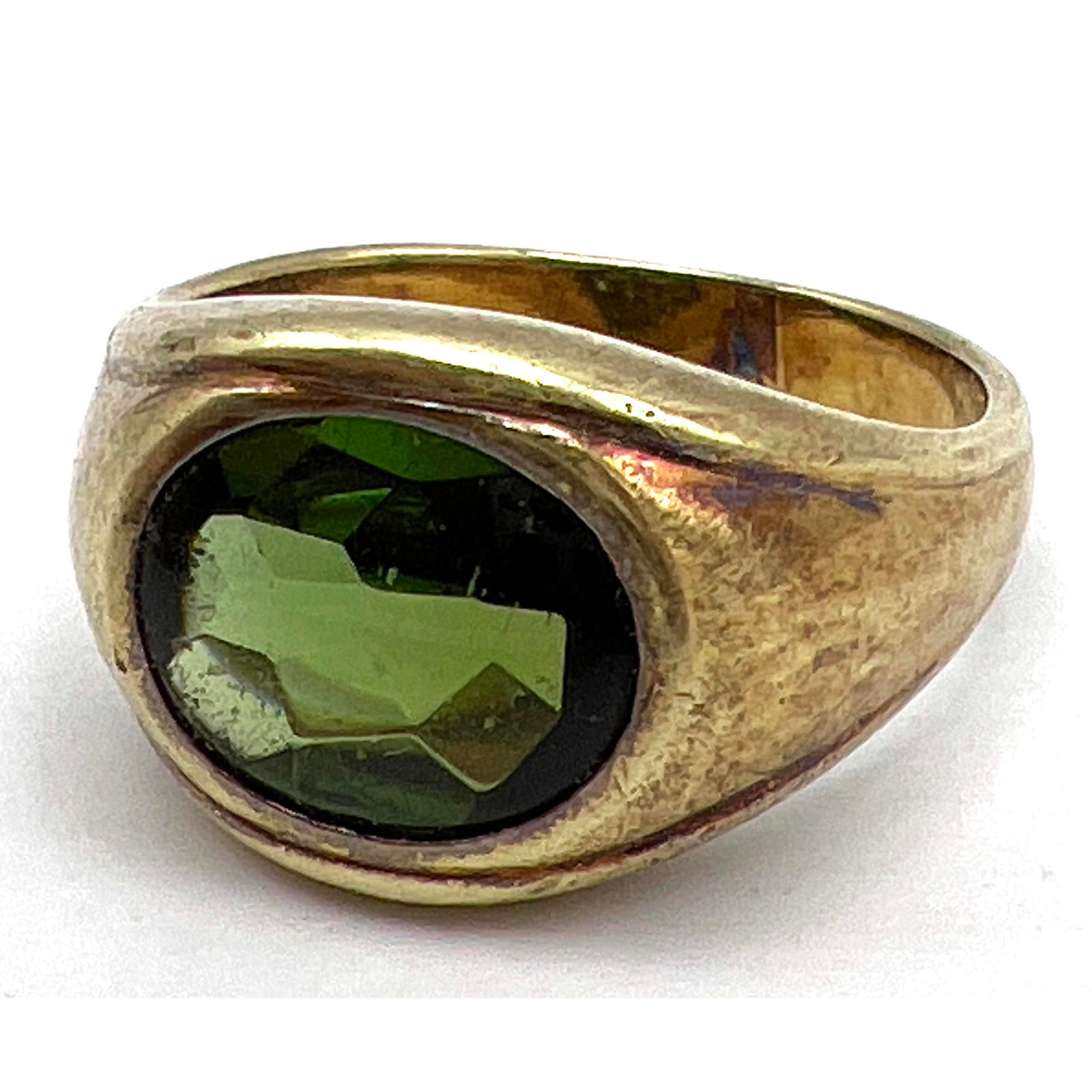 14k yellow gold Tourmaline Mans Ring. Size 9. Faceted back. Marked 14k.: 14k yellow gold Tourmaline Mans Ring. Size 9. Faceted back. Marked 14k. Dimensions: Height: .4 inches, Width: .75 inches, Depth: .75 inches. Weight: 6.8 DWT --- US Packing and Shipping charge: Jewelry