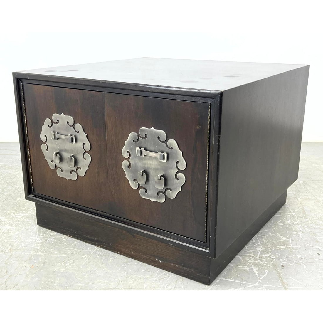 Asian Theme James Mont Style Cube Cabinet. (1 of 12)