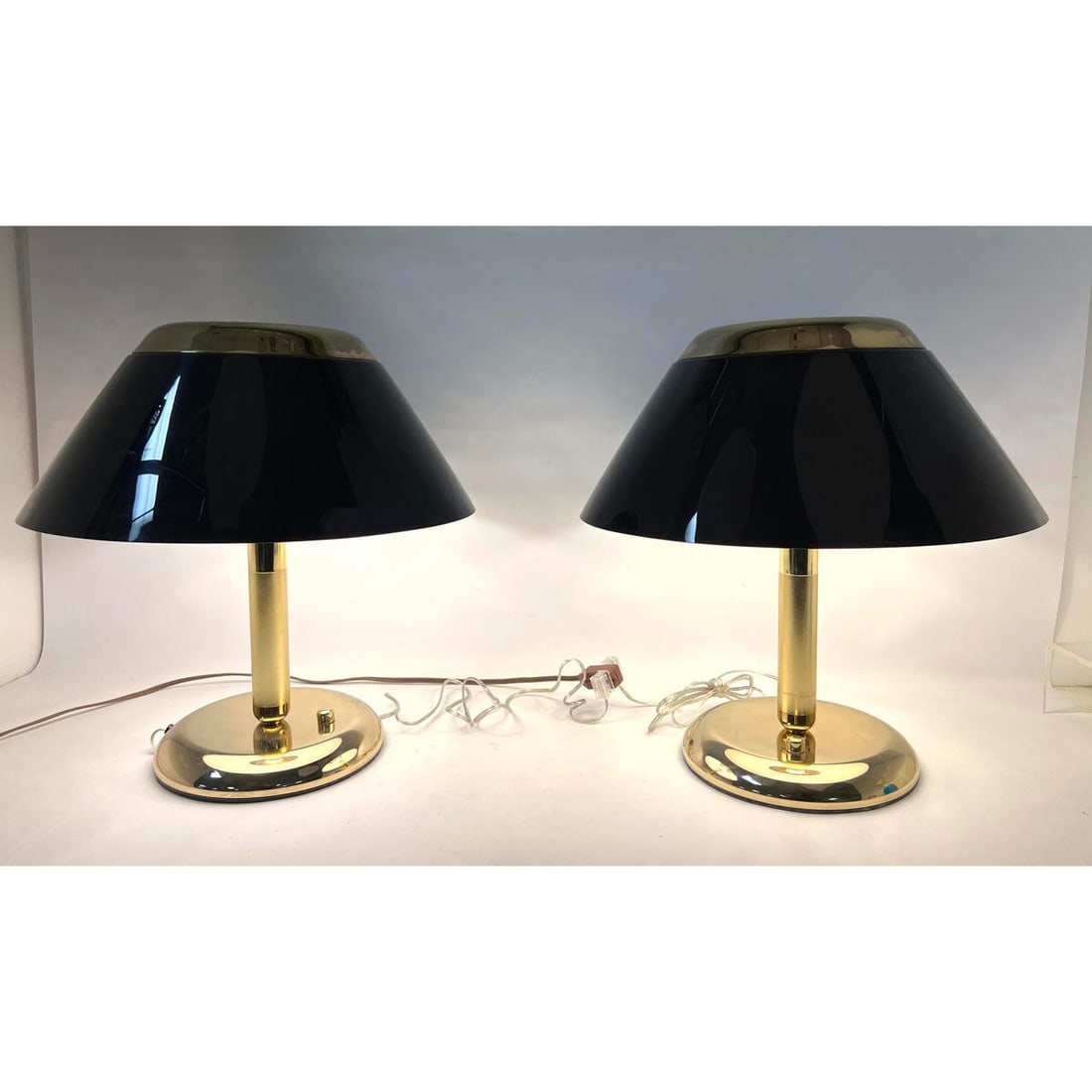 Pair vintage Brass plated and black plastic table lamps. Post Modern. (1 of 13)