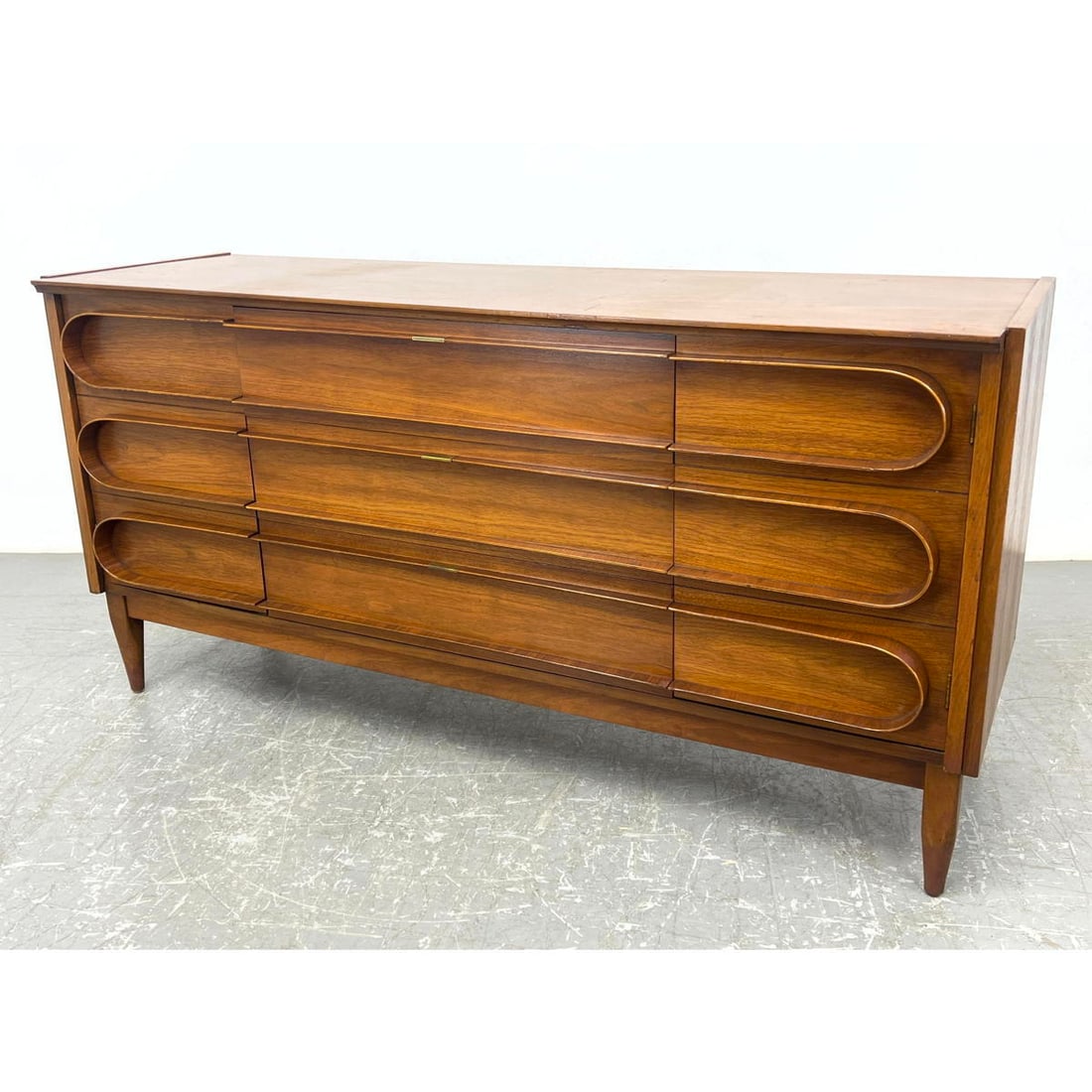 Edmond Spence Walnut Dresser Sideboard. (1 of 20)