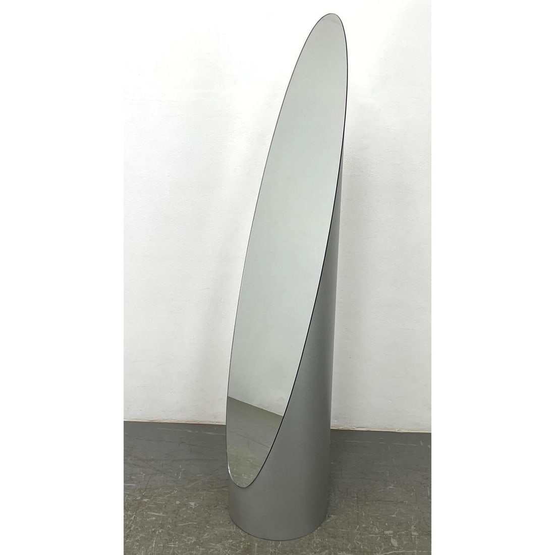 GAIA Modernist Lipstick Form Floor Mirror. Contemporary Molded Plastic. (1 of 6)