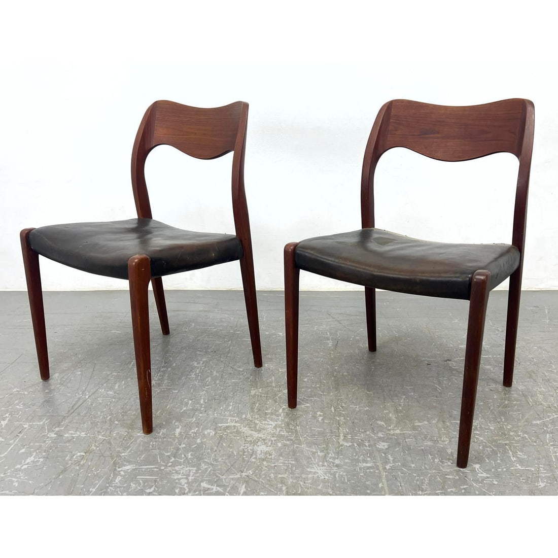 Pair Niels O. MOLLER model 71 Side Dining Chairs. (1 of 10)
