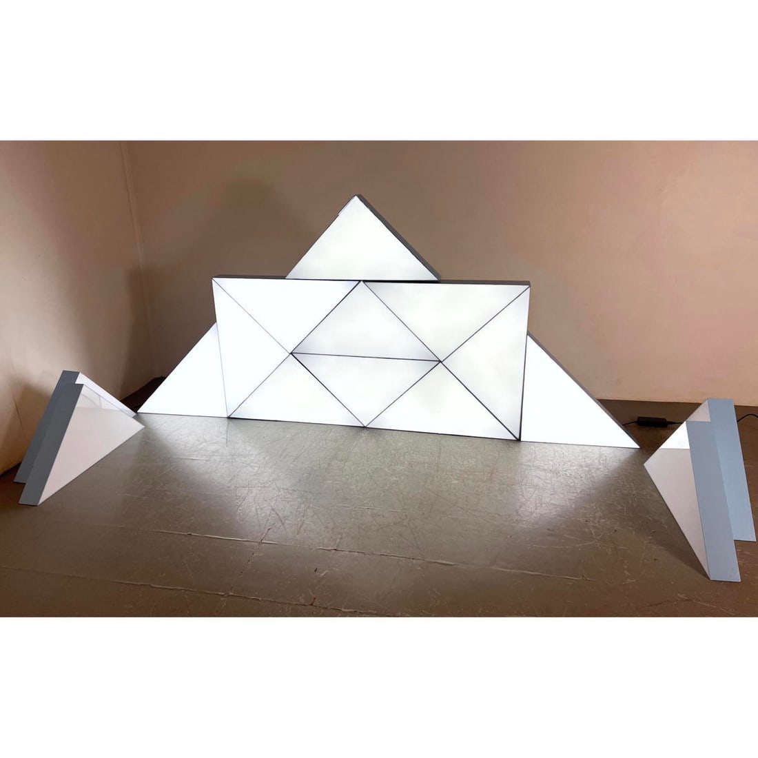 15 pieces Triangle Lights. Stack as you would like Bunch of Extra cords included. (1 of 20)