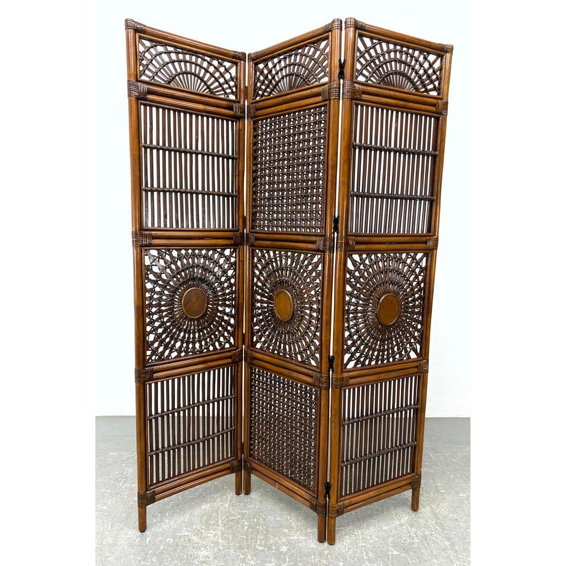 Decorator 3 Panel Folding Screen Room Divider. Rattan and bamboo style. (1 of 11)