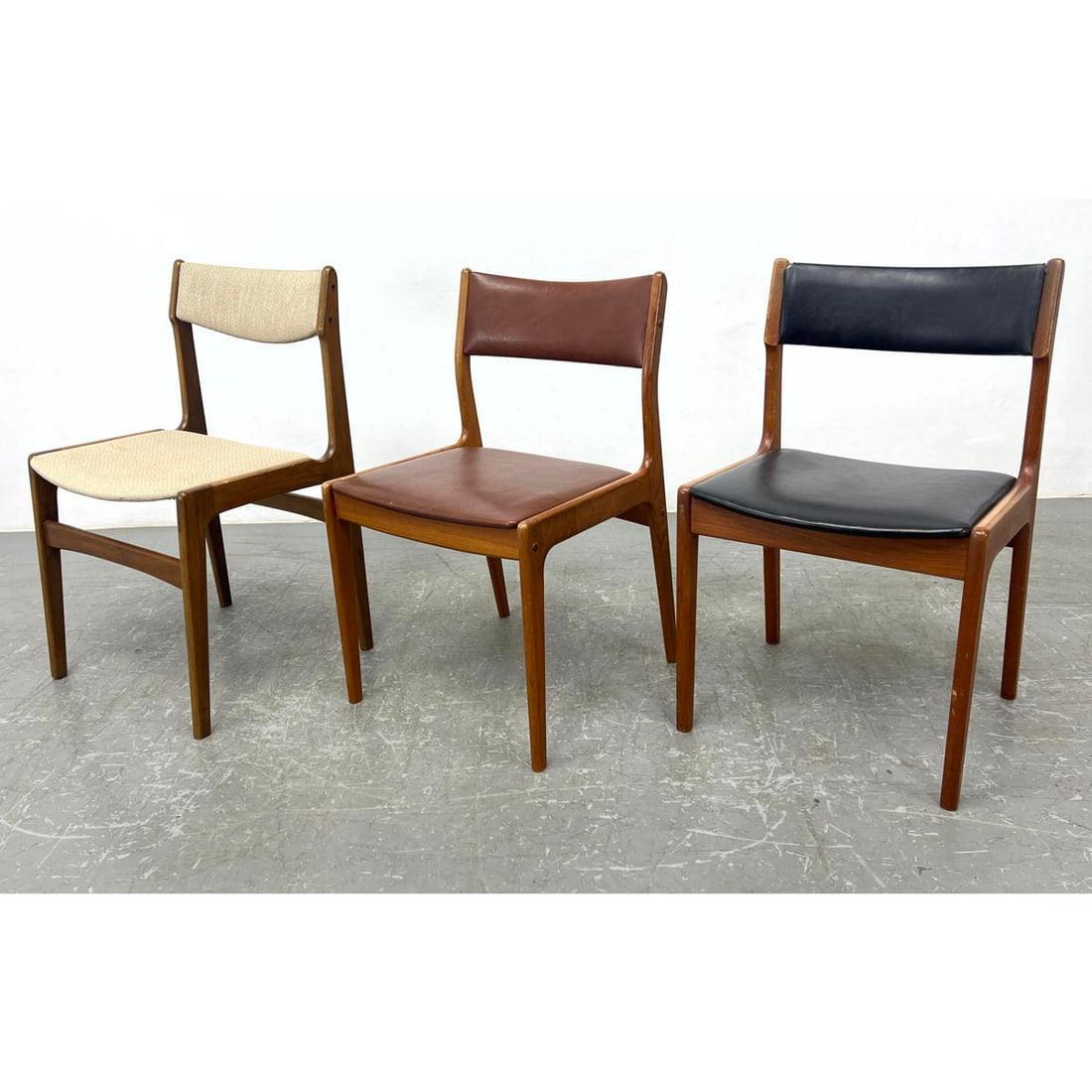 3pcs Side Chairs.  Danish Modern Denmark Teak Dining Chairs (1 of 15)