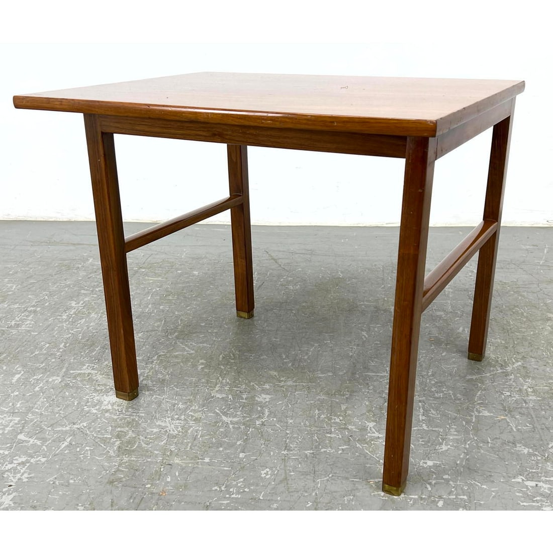 DUNBAR American Modern Walnut Table. Nicely grained top. Dunbar metal tag. (1 of 11)