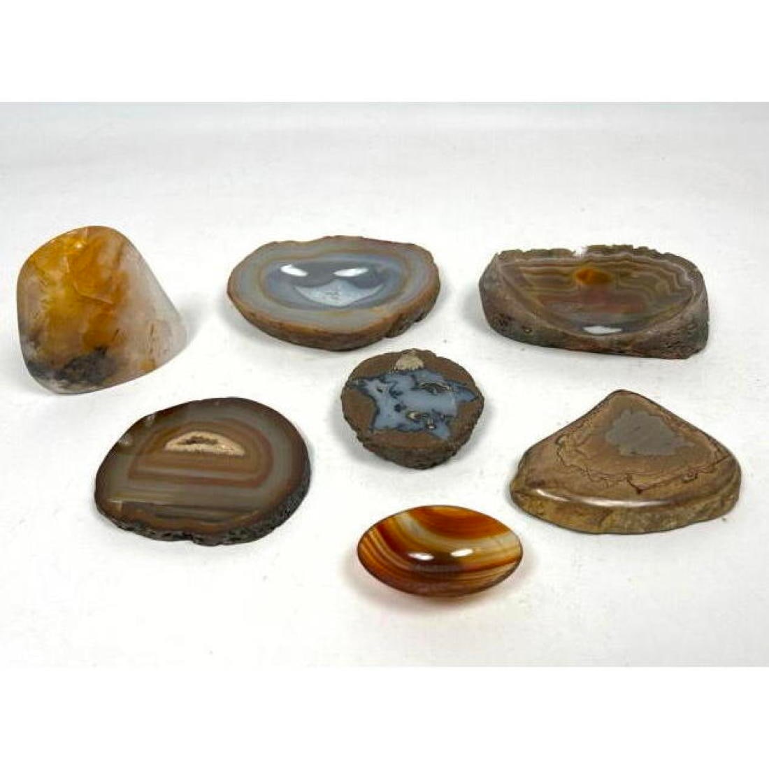 7pc assorted agate pieces. Small bowls, Slab slices, etc (1 of 17)