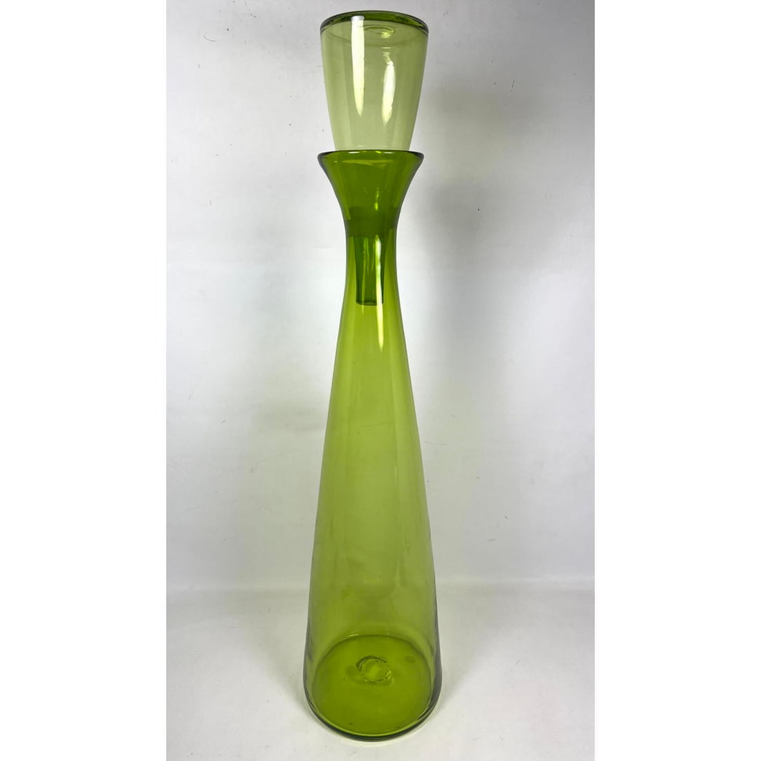 Exceptionally Large Green Oversized Blenko Stopper Bottle by Wayne Husted. Art Glass. (1 of 20)