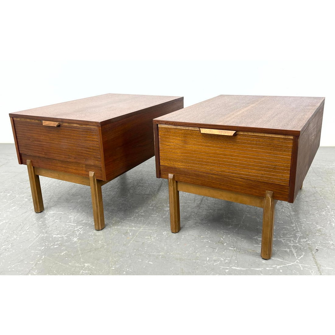 Pair American Modern Single Drawer Side Tables. Mid Century Modern (1 of 14)