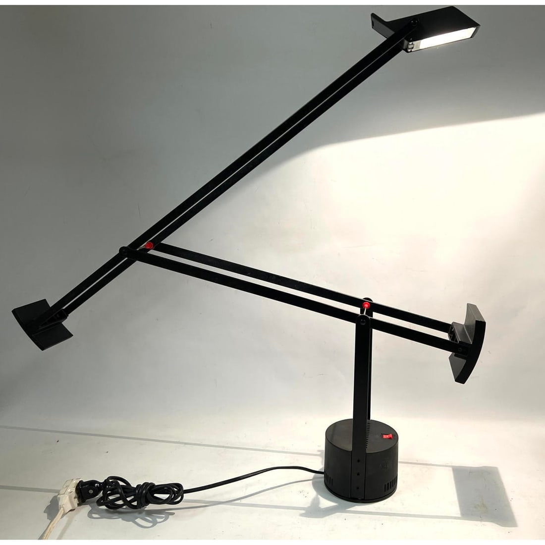 Post Modern ARTEMIDE Tizio Table Lamp Italy. Italian Richard Sapper. Marked. (1 of 6)