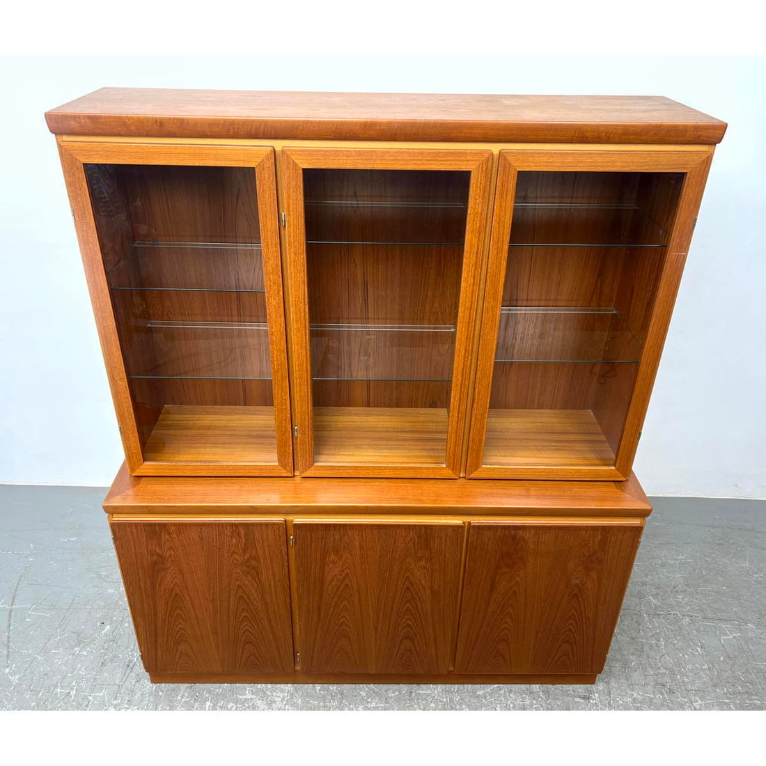 SKOVBY Danish Modern Teak 2 Part China Cabinet with Sideboard Base. Lights up all lights working (1 of 14)