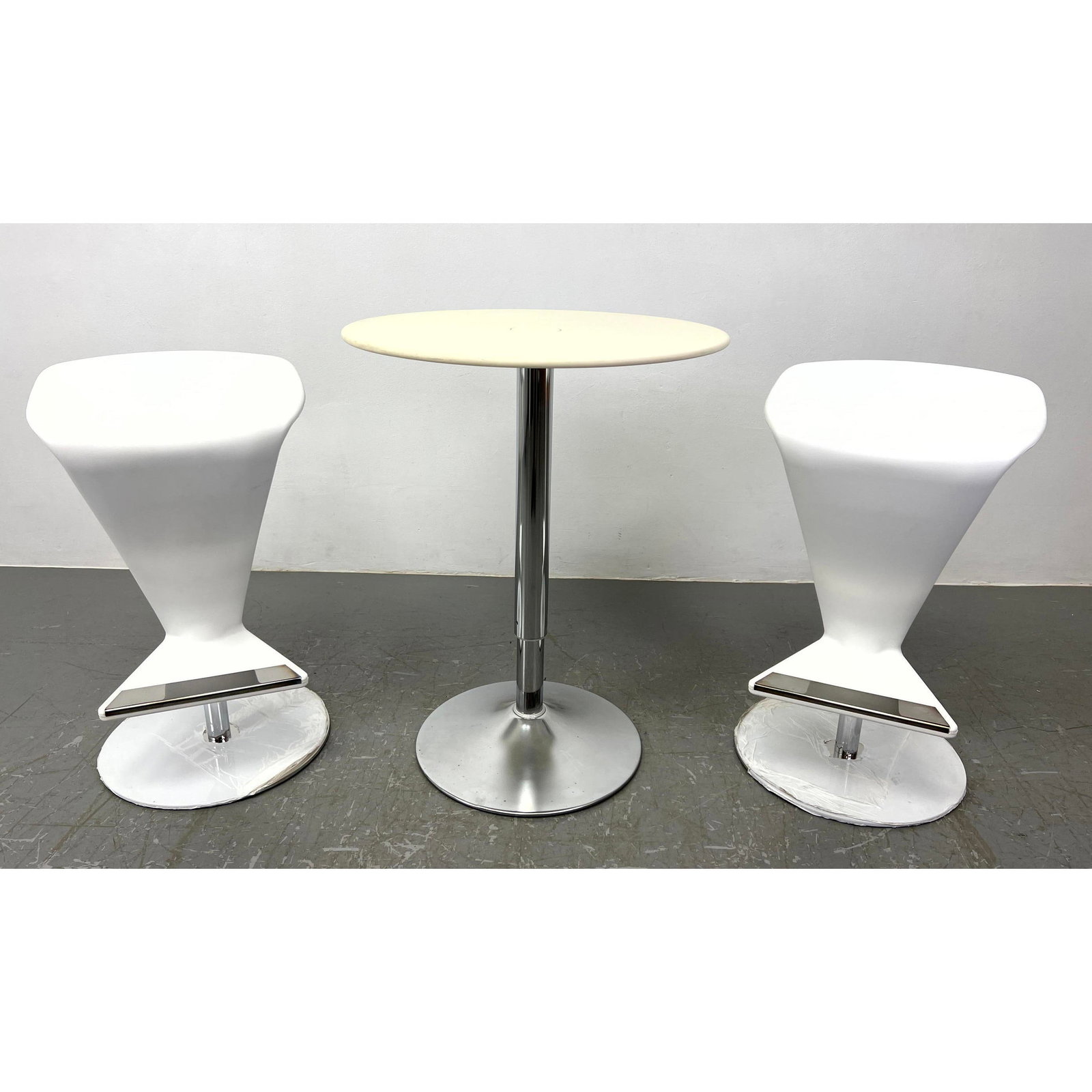 Zed Infiniti Designers Tall Bar Cafe Table and Stools Set. z Stools. (1 of 19)