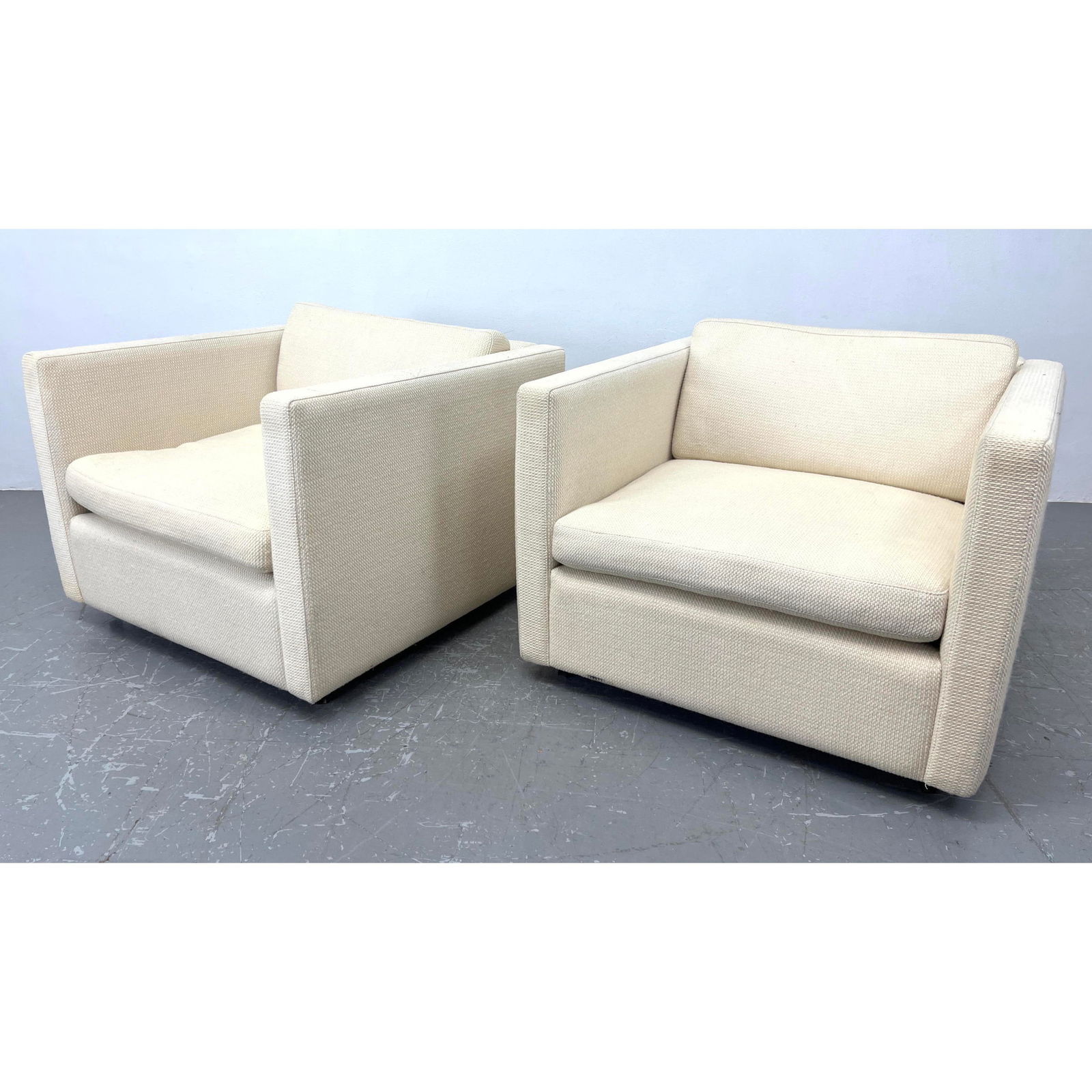 Pr Knoll Pfister Off White Lounge Chairs. Cube form Club Chairs on Short Metal Legs. Unmarked Knoll. (1 of 8)