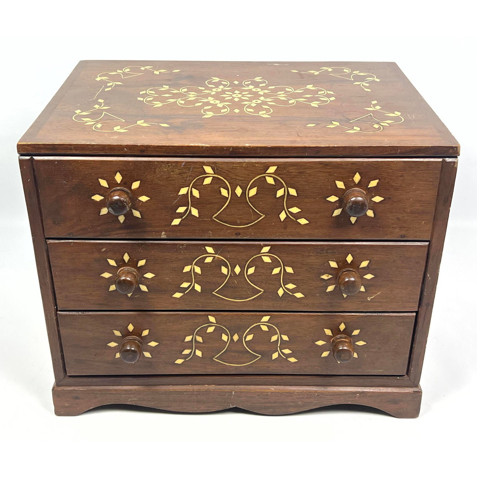 Anglo Indian Rosewood Jewelry Box with Floral Pattern Bone Inlay: Anglo Indian Rosewood Jewelry Box with Floral Pattern Bone Inlay Dimensions: Height: 11.5 inches, Width: 14 inches, Depth: 10 inches. --- US Packing and Shipping charge: In house shipping available. W