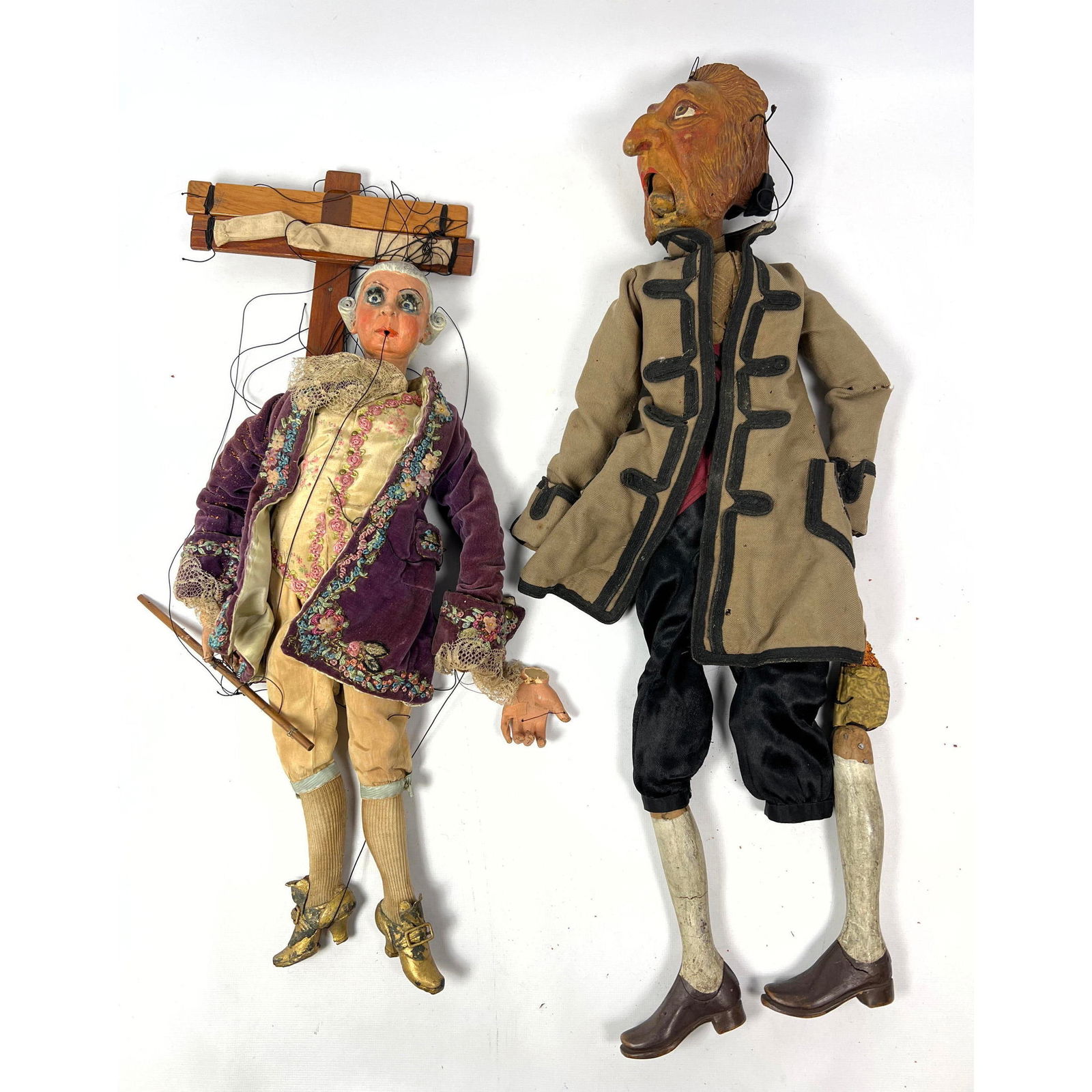 2pcs Marionettes French Figures. (1 of 14)