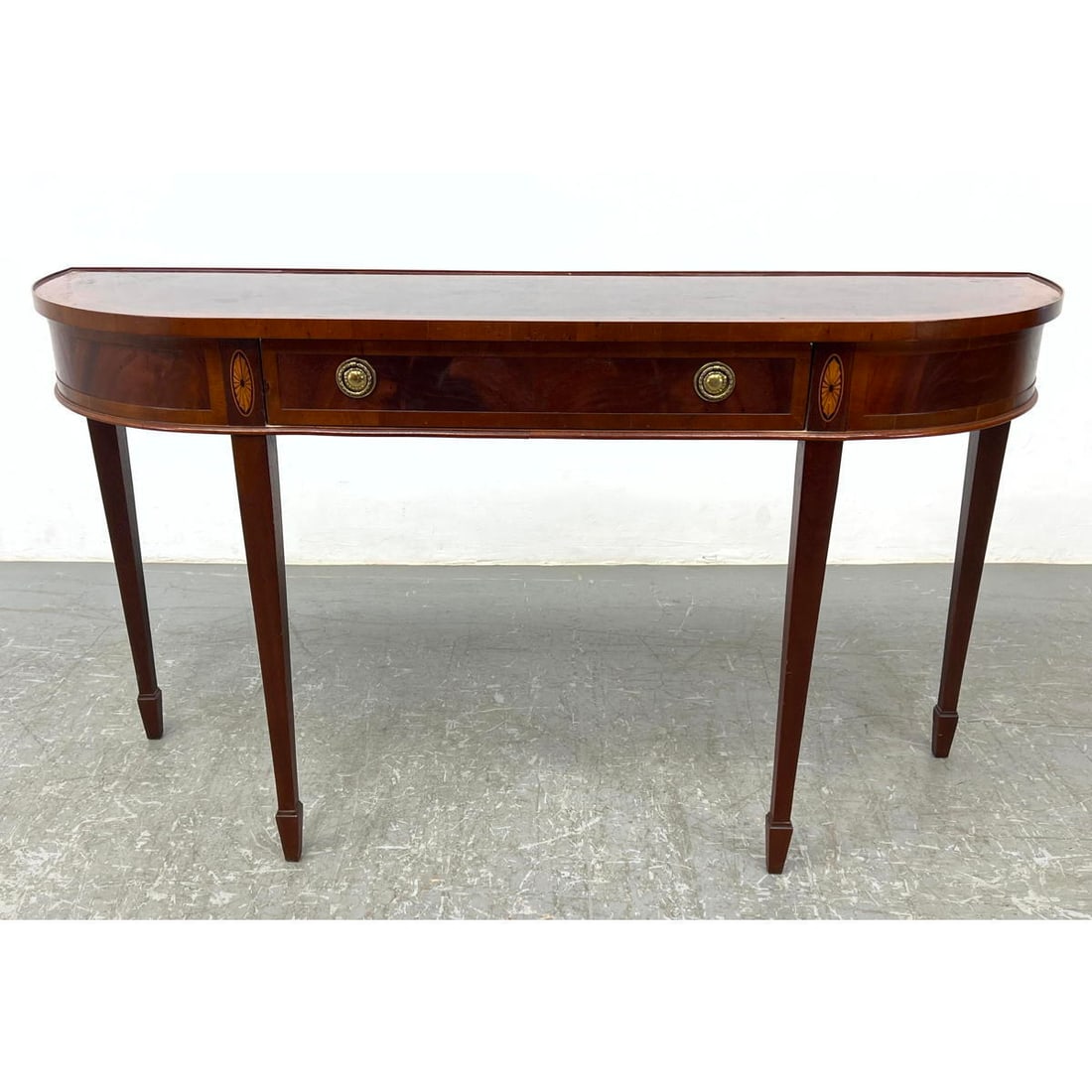 Hekman Hepplewhite Style Mahogany Server Buffet Table. Bowed sides. (1 of 10)