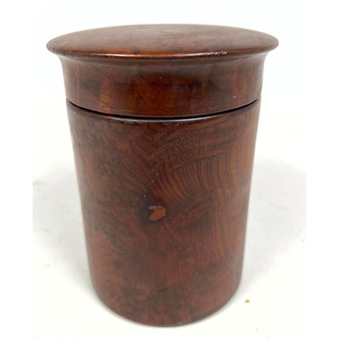 Redwood burl wood Humidor box. California: Redwood burl wood Humidor box. California Dimensions: Height: 6 inches, Width: 4.5 inches, Depth: 4.5 inches. --- US Packing and Shipping charge: In house shipping available. Will be calculated once d