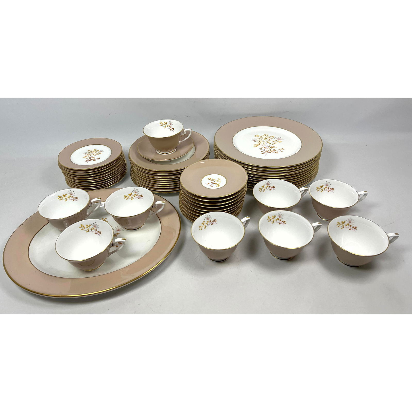55 pcs Royal Worcester Topaz  China Dish Set. - Manufacturer: Royal WorcesterPattern: TopazTotal P (1 of 20)