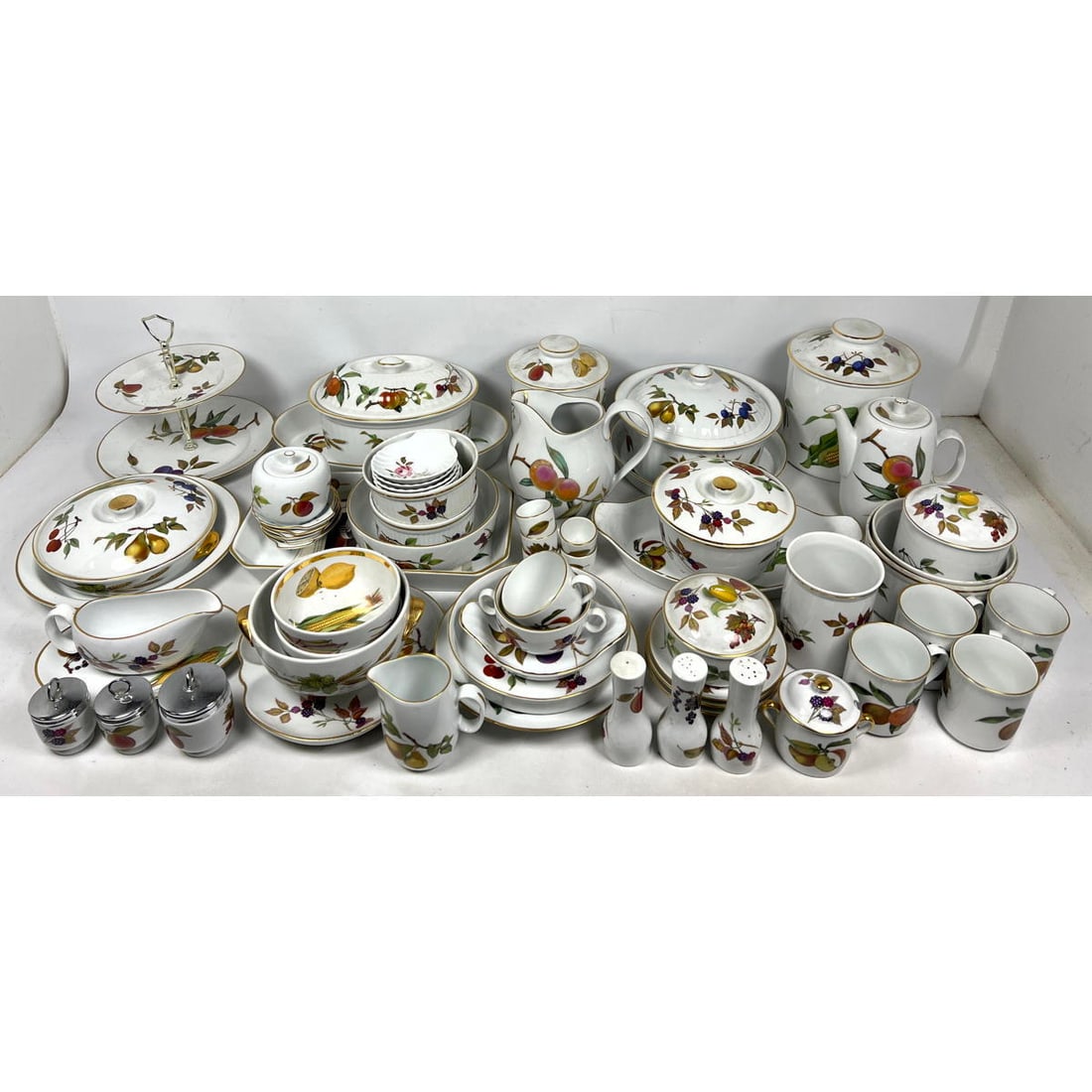 60+ pcs ROYAL WORCESTER Evesham China. Many serving pieces. Salt pepper. Covered fishers. Canisters. (1 of 19)
