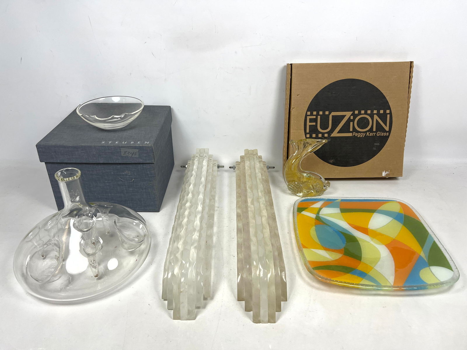 Modernist Glass. Lot. Steuben Glass Bowl, Fuzion glass dish, glass vase, Acrylic deco style sconce: Modernist Glass. Lot. Steuben Glass Bowl, Fuzion glass dish, glass vase, Acrylic deco style sconce pieces. --- US Packing and Shipping charge: In house shipping available. Will be calculated once dest