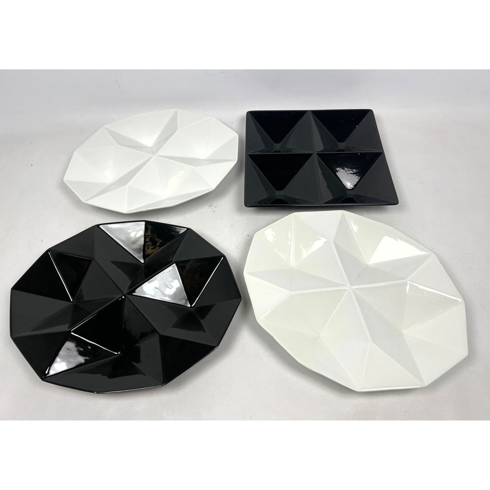 4pc ARABIA Finland KAJ FRANCK Origami Dishes. Glazed finish in Black or White. Kaj Franck Arabia li: 4pc ARABIA Finland KAJ FRANCK Origami Dishes. Glazed finish in Black or White. Kaj Franck Arabia littala Finnish Hors D'Oeuvre Origami Dishes Finland Dimensions: Height: 1.5 inches, Width: 9.25 inches