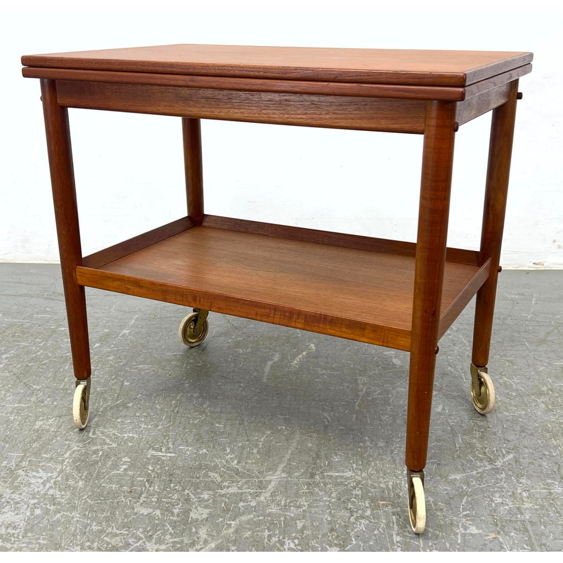 PBJ Mobler Danish Modern Teak Bar Cart Server with Flip Top. (1 of 15)