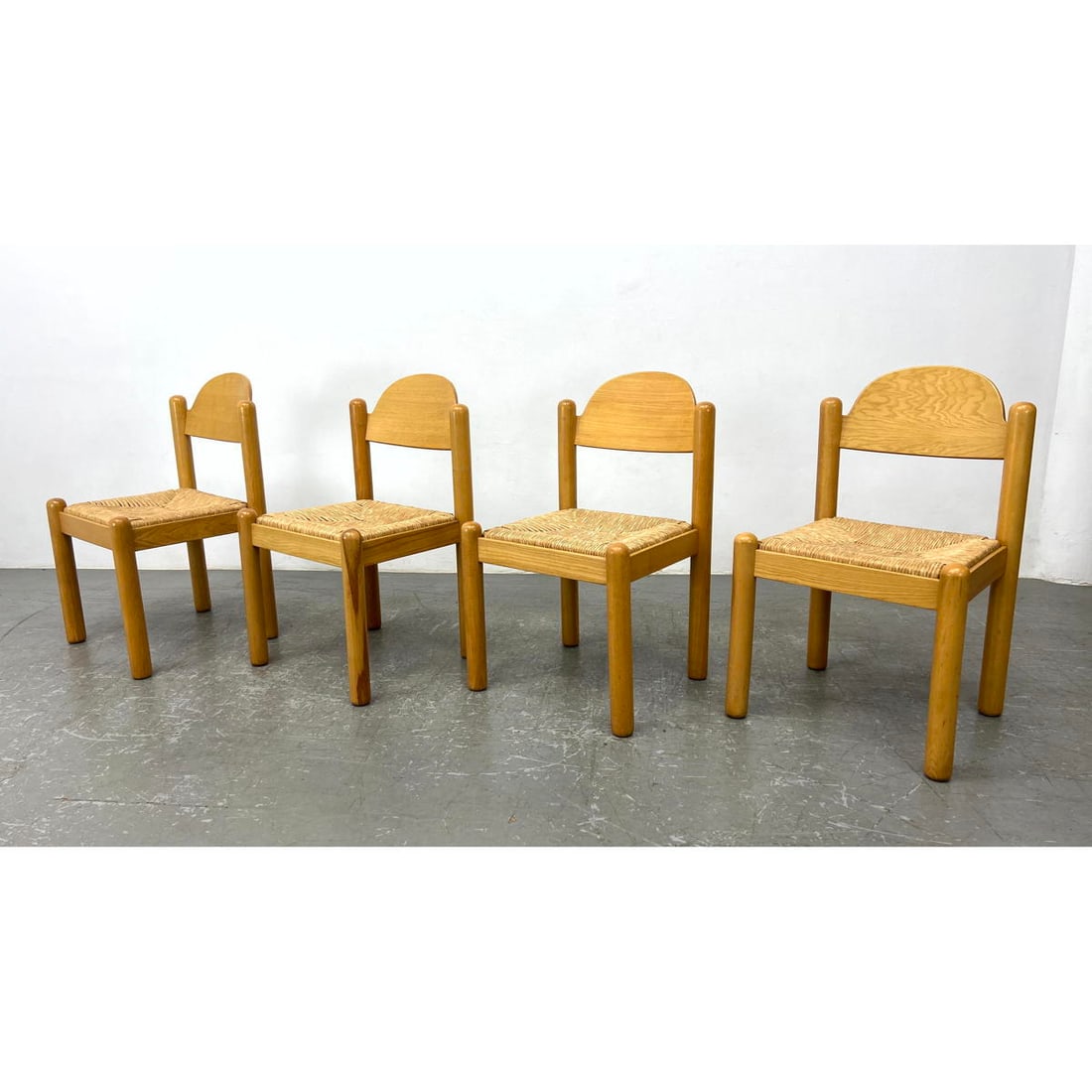 Set 4 Vintage Padova Rush and Beech Chairs by Hans Lowenstein. Italy - 1970s Set 4 Vintage Padova Ru (1 of 11)
