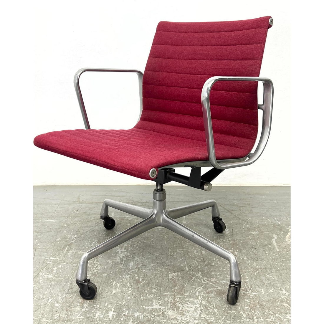 Eames for Herman Miller arm  desk chair on wheels marked. Aluminum group. 1981 (1 of 12)