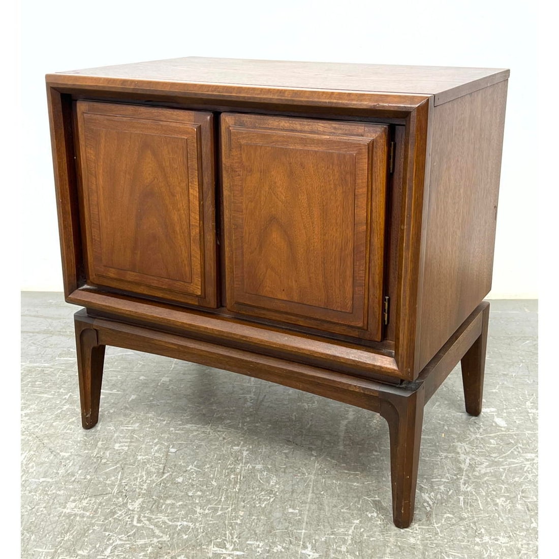 Mid Century Modern American Walnut Two Door Nightstand Side Table. (1 of 9)