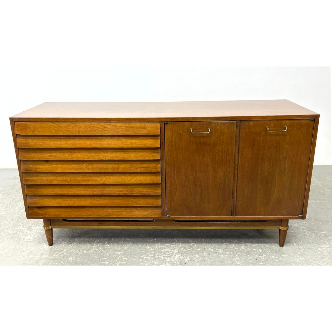 AMERICAN MARTINSVILLE  Merton Gershun American Modern Walnut Dresser Sideboard. Two Doors and Louver (1 of 11)