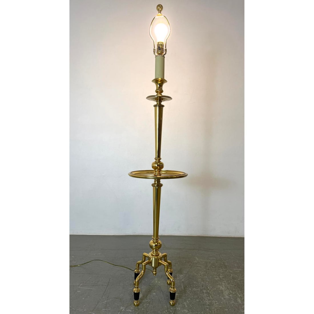 Classical style Brass Floor Lamp. Possibly Stiffel. (1 of 8)