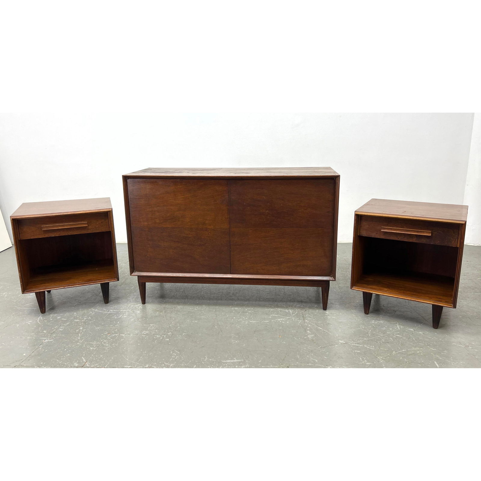 3pc Modernist Bedroom Furniture. Pr Night Stands with Drawer. Two Door Cabinet with interior drawers (1 of 19)