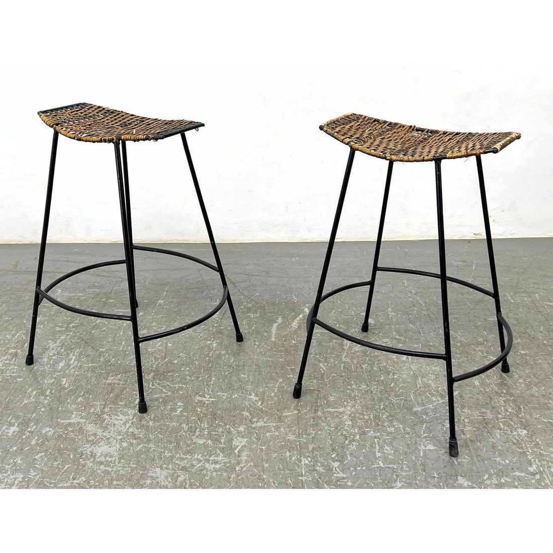 Pr Woven Seat Iron Hairpin Base Bar Stools. (1 of 12)