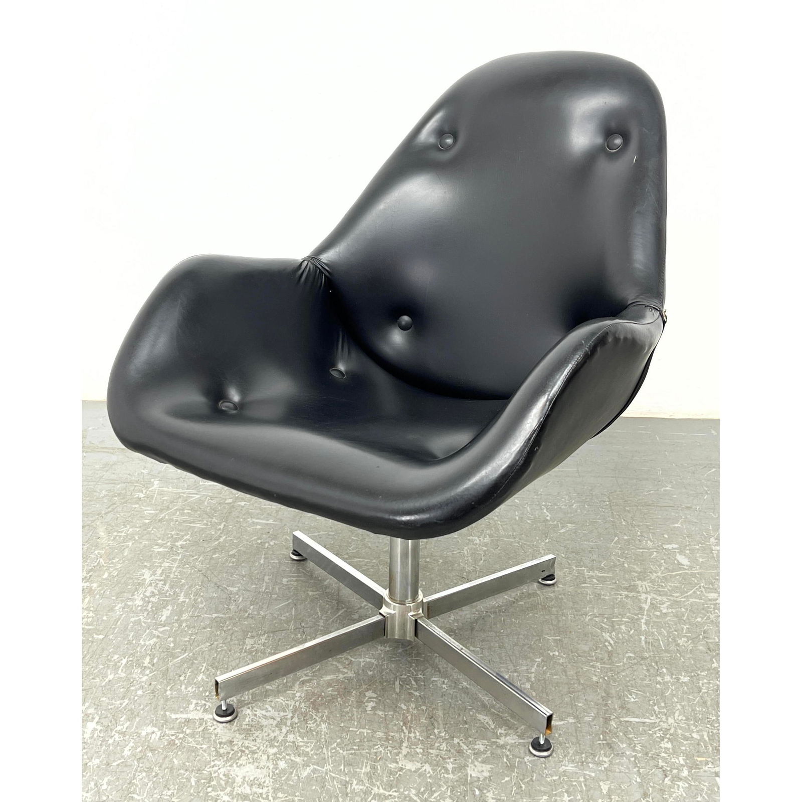 Black Vinyl Steelcase Lounge Chair. (1 of 8)