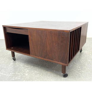 Peter Lovig Nielsen CUBUS Rosewood Coffee Table.: Peter Lovig Nielsen CUBUS Rosewood Coffee Table. Dimensions: Height: 18.5 inches, Width: 32.25 inches, Depth: 32.25 inches. --- - - We offer curbside delivery to NYC, Manhattan, Close Brooklyn, Hoboke